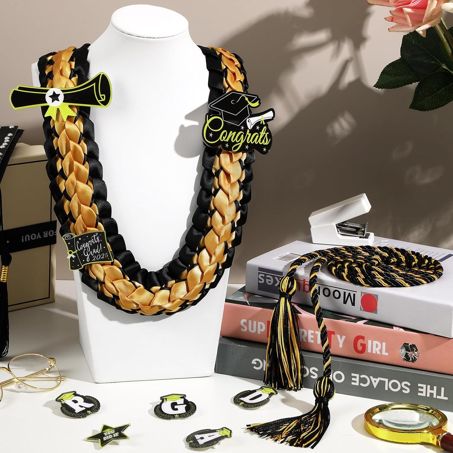 JUNEBRUSHS 16 Pcs 2025 Graduation Ribbon Lei Set